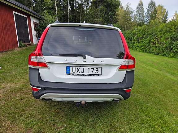 Volvo XC70 3 of 7