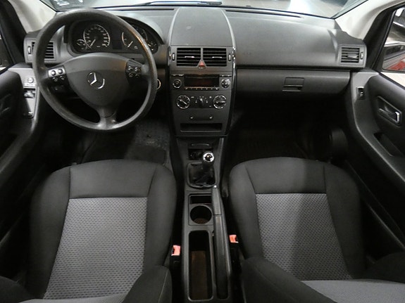 Mercedes-Benz A150 12 of 16