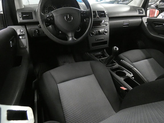 Mercedes-Benz A150 7 of 16