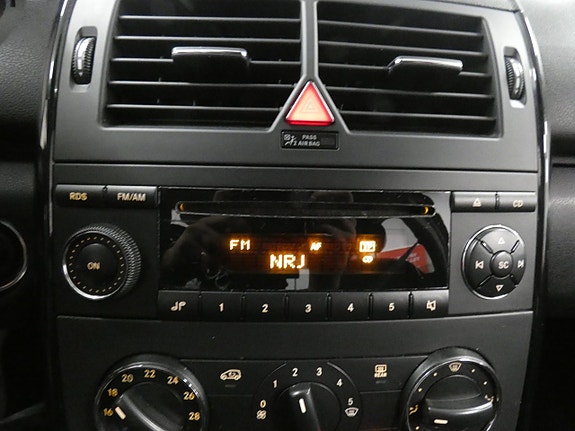 Mercedes-Benz A150 9 of 16