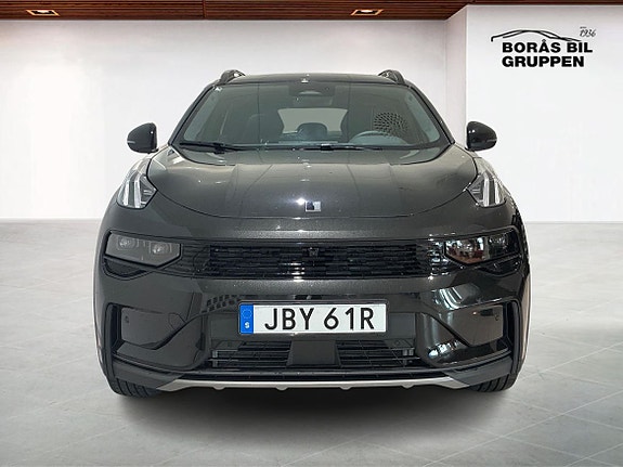 Lynk & Co 01 8 of 14