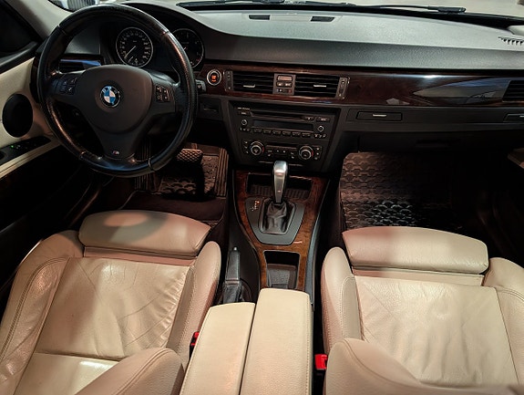 BMW 330d 9 of 11