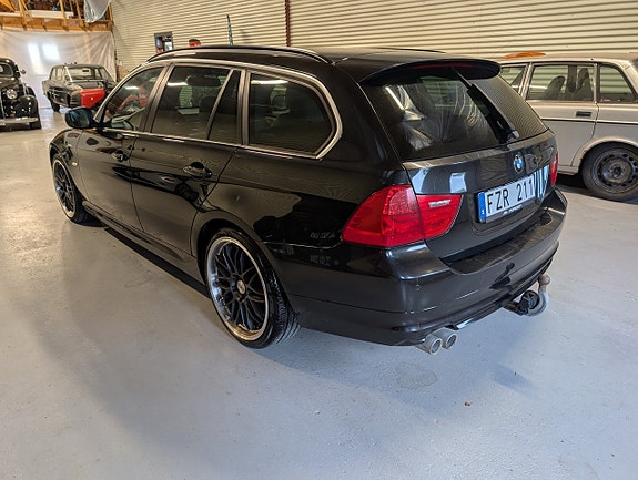 BMW 330d 2 of 11