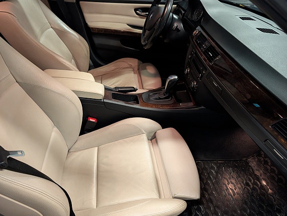 BMW 330d 6 of 11