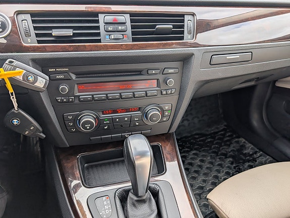 BMW 330d 11 of 11