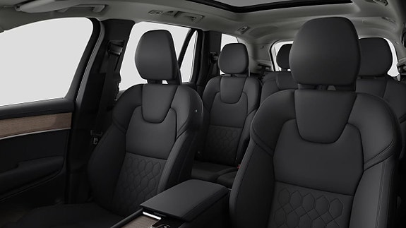 Volvo XC90 10 of 20