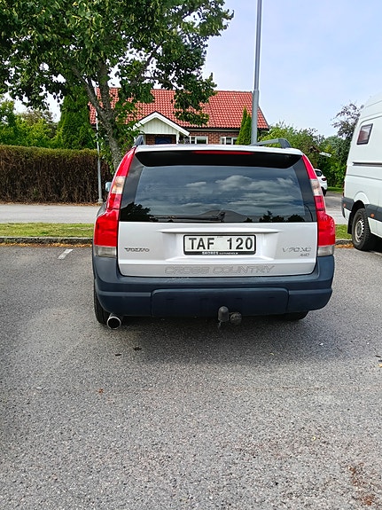 Volvo XC70 2 of 4