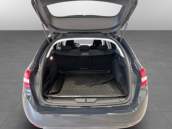 Peugeot 308 SW 17 of 17