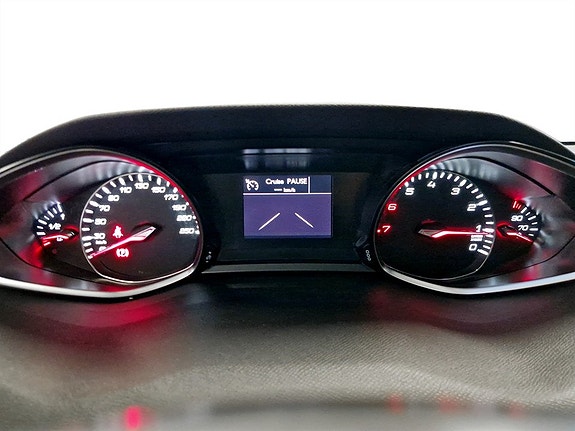 Peugeot 308 SW 9 of 17