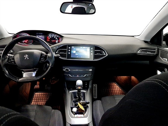 Peugeot 308 SW 7 of 17