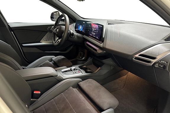 BMW 120 6 of 19