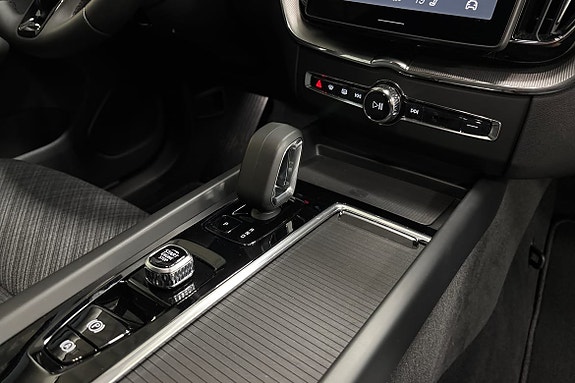 Volvo XC60 16 of 21