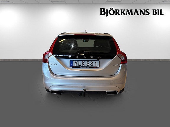 Volvo V60 5 of 15