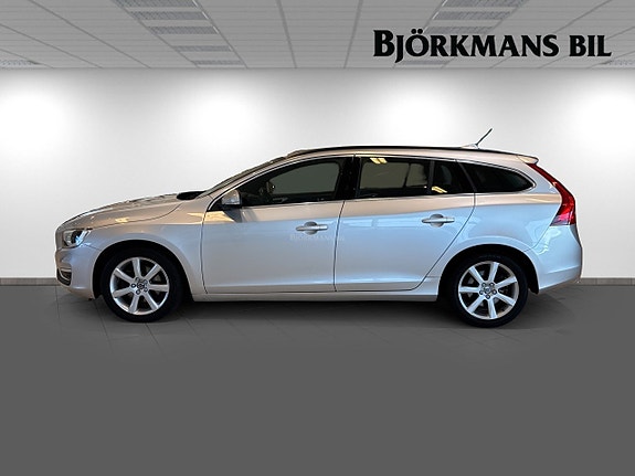 Volvo V60 4 of 15