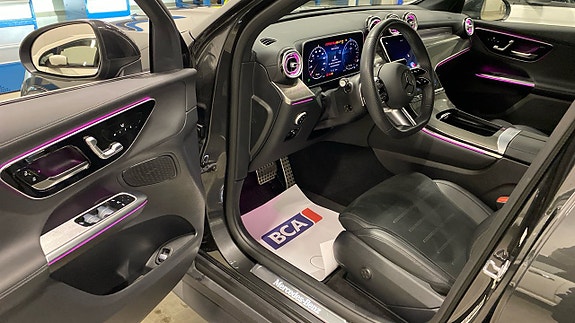 Mercedes-Benz GLC300 de 4 of 6