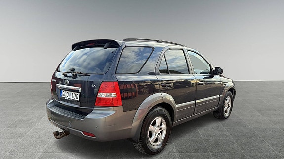 Kia Sorento 3 of 9