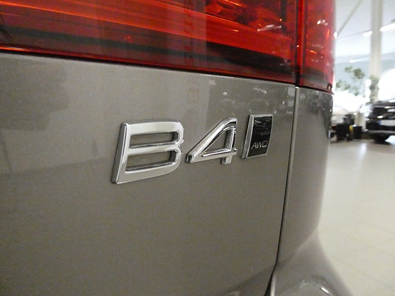 Volvo V60 Cross Country 10 of 27