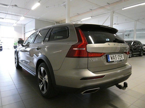 Volvo V60 Cross Country 12 of 27