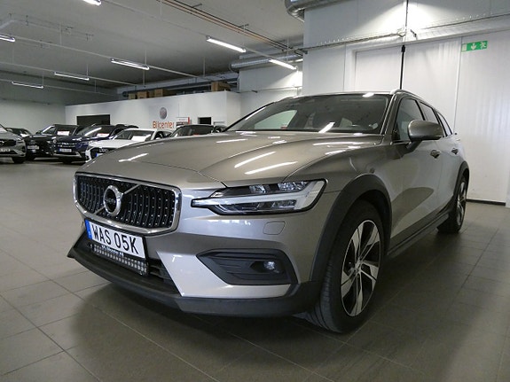 Volvo V60 Cross Country 14 of 27