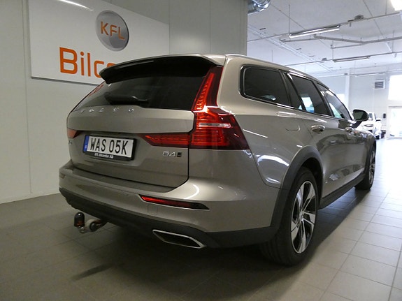 Volvo V60 Cross Country 8 of 27
