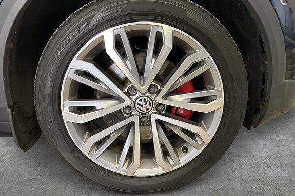 Volkswagen T-Roc 21 of 21