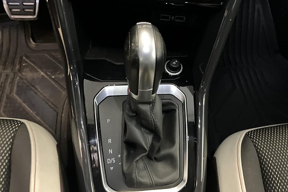 Volkswagen T-Roc 19 of 21