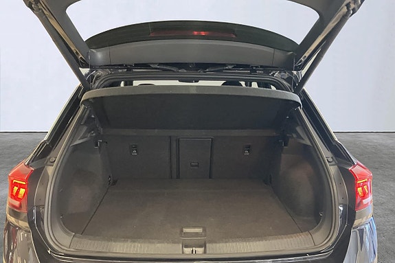 Volkswagen T-Roc 8 of 21