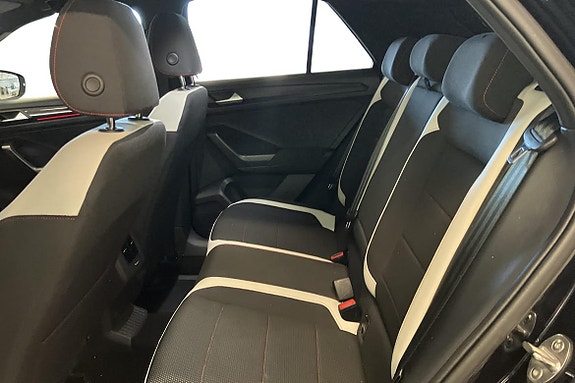 Volkswagen T-Roc 13 of 21