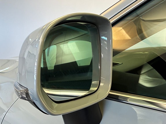 Volvo XC60 13 of 23