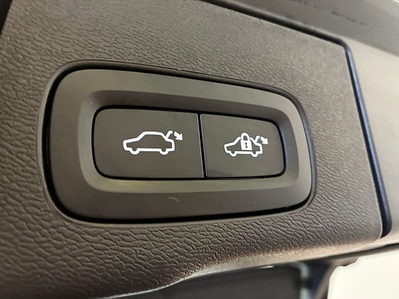 Volvo XC60 11 of 23