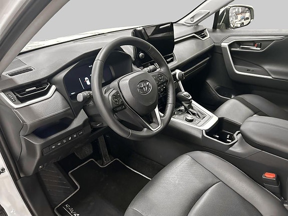 Toyota RAV4 26 of 30
