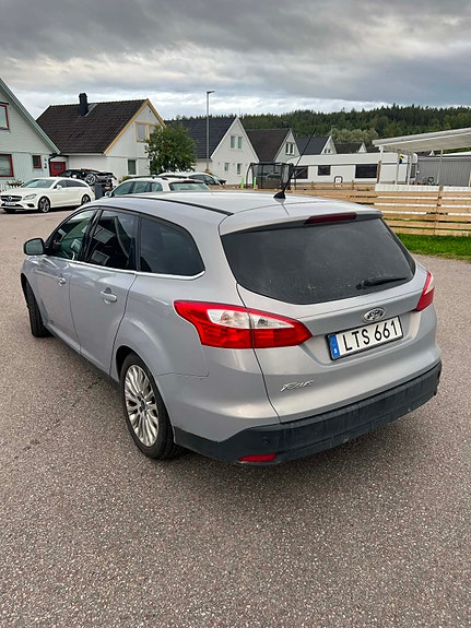 Ford Focus 3 of 5