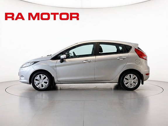 Ford Fiesta 2 of 21