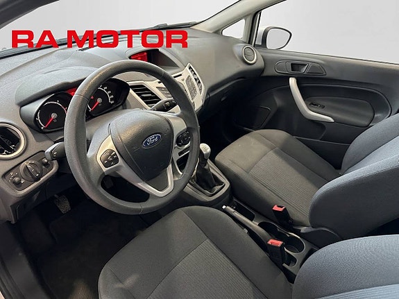 Ford Fiesta 9 of 21