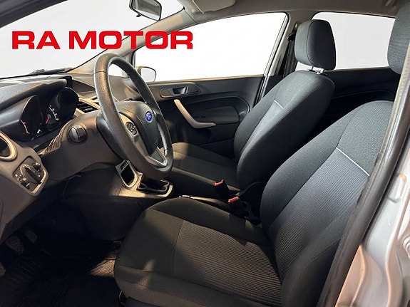 Ford Fiesta 8 of 21