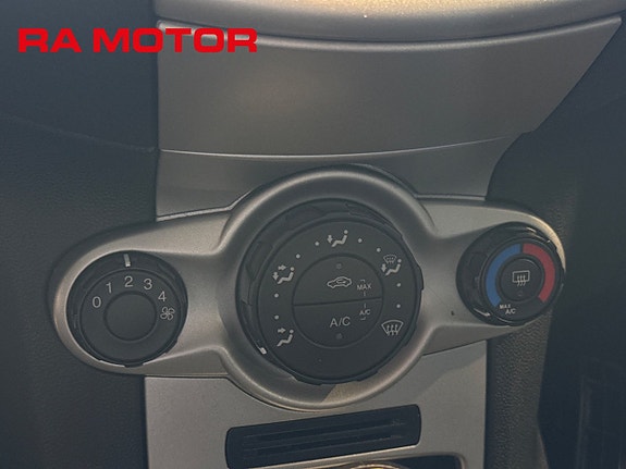 Ford Fiesta 18 of 21