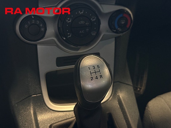 Ford Fiesta 19 of 21