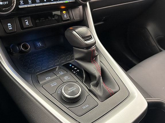 Toyota RAV4 23 of 29