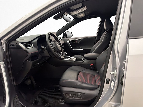 Toyota RAV4 13 of 29