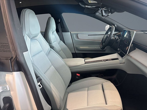 Polestar 4 7 of 13