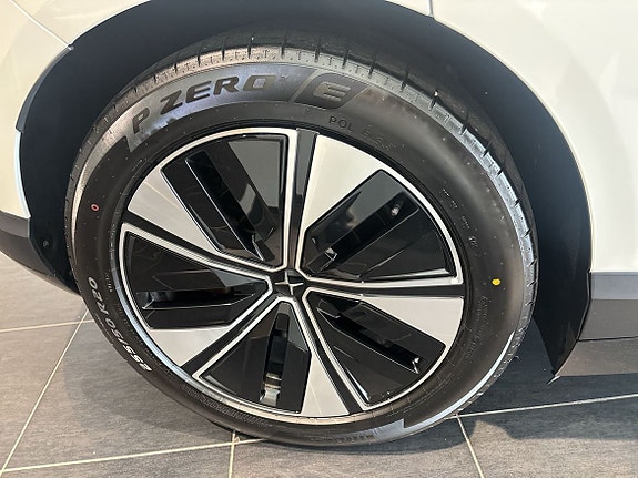 Polestar 4 11 of 13