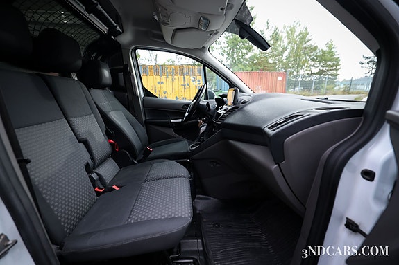Ford Transit Connect 15 of 18