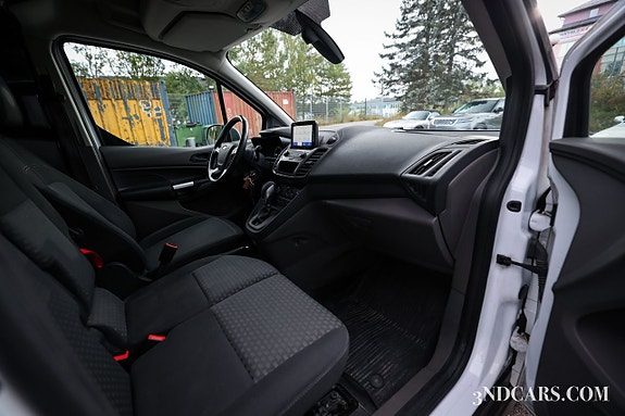 Ford Transit Connect 16 of 18