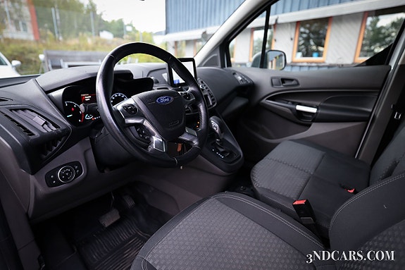 Ford Transit Connect 13 of 18