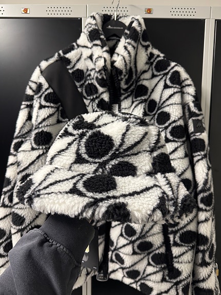 Product image 16 of 17