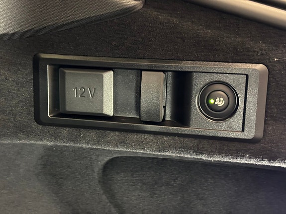 BMW i4 16 of 30