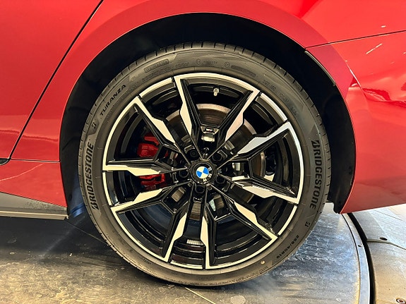 BMW i4 13 of 30