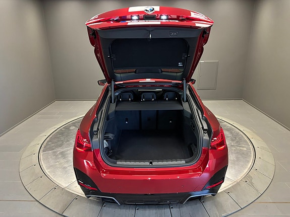 BMW i4 15 of 30