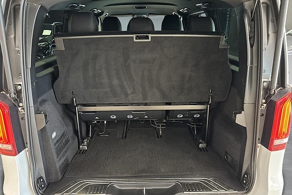 Mercedes-Benz V300 14 of 22