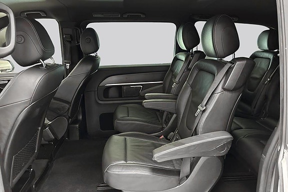 Mercedes-Benz V300 9 of 22